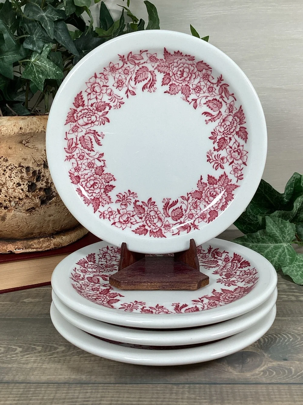Set 4 Vtg 1972 Jackson China Red White Floral Edge Restaurant Ware Plates 6.5”